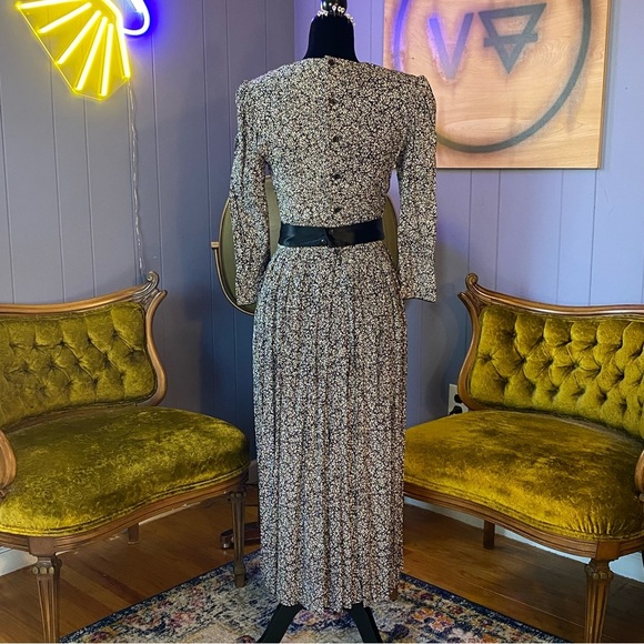 Vintage 1980s Lanz Black And White Foliage Maxi Dress - Picture 5 of 11